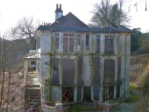 Bushy Ruff House Side Elevation 2013