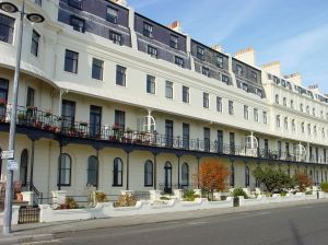 Waterloo Crescent central block. Alan Sencicle 2009
