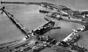 Western Docks showing the Prince of Wales Pier / Seafront / Union Street junction that was altered to accommodate the Seafront railway track c1950. Nick Catford