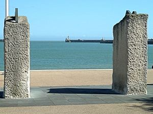 Twin 'Crest of a Wave' sculptures by Ray Smith on Dover seafront looking towards the western entrance and on the right Prince of Wales Pier. Alan Sencicle
