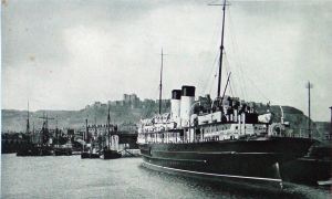 Troop ship alongside of the Prince of Wales Pier World War I. Dover Library