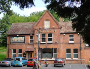 Dublin Man O' War pub, Lower Road, River, Alan Sencicle 2009