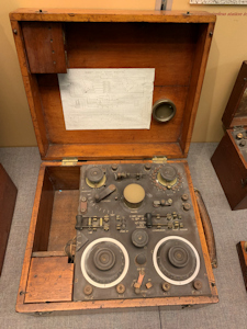 Short Wave Receiver Mark III of the type that Prince and Trenchard would have used in the experiments. Royal Signals Museum