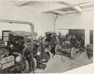 Automobile Mechanics in training 1917-1918. US National Archives